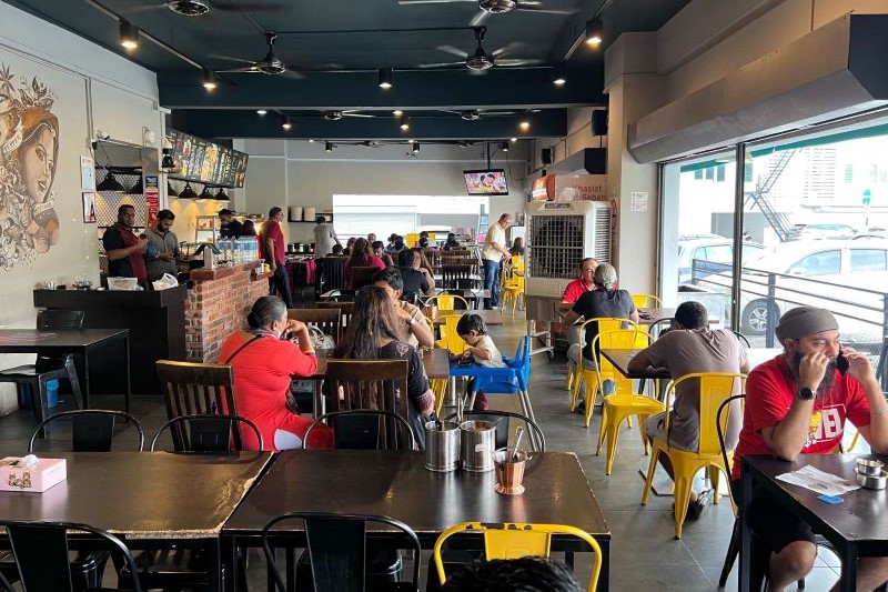 University Grads Set Up a Restaurant in Cyberjaya